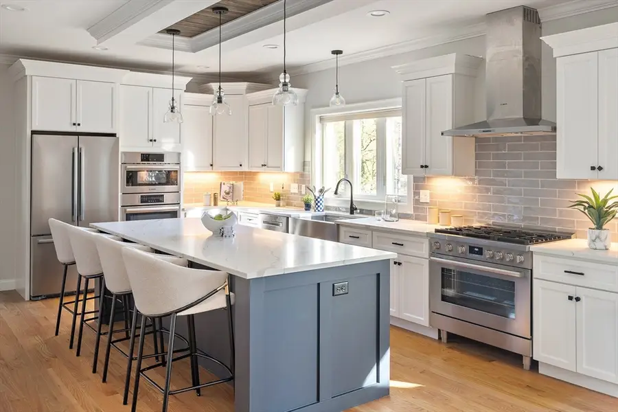 10 Hillcrest Rd, Burlington, MA 01803 - #2