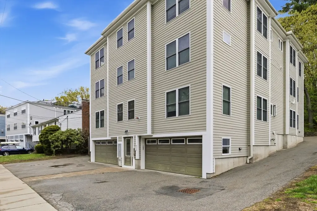829 Lagrange St #3, Boston, MA 02132 - #1