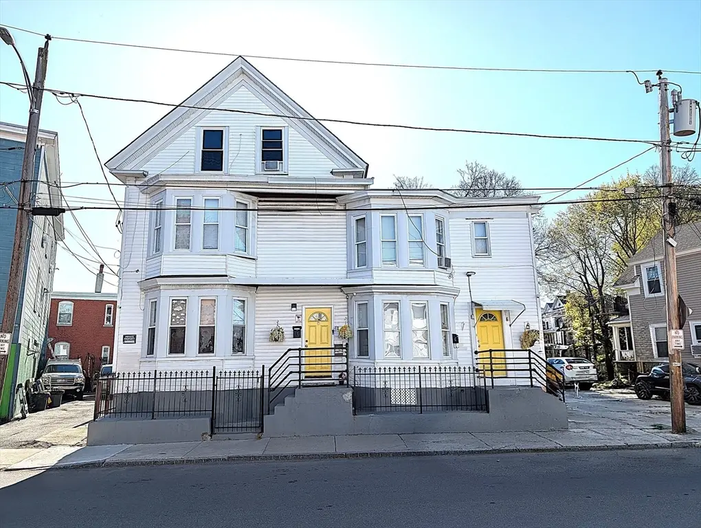 4-6 Chelmsford St, Lawrence, MA 01841 - #1