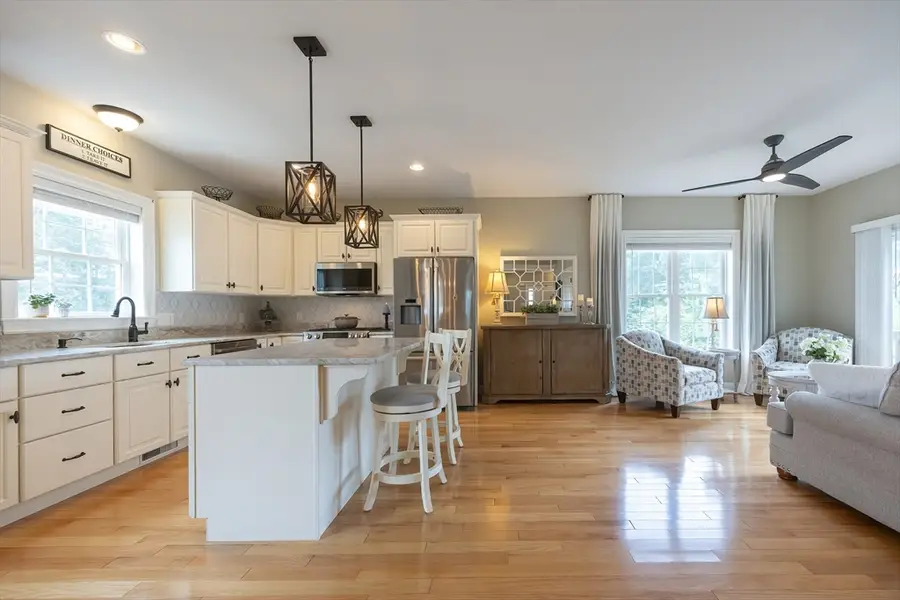41 Westview Ave, Millbury, MA 01527 - #2