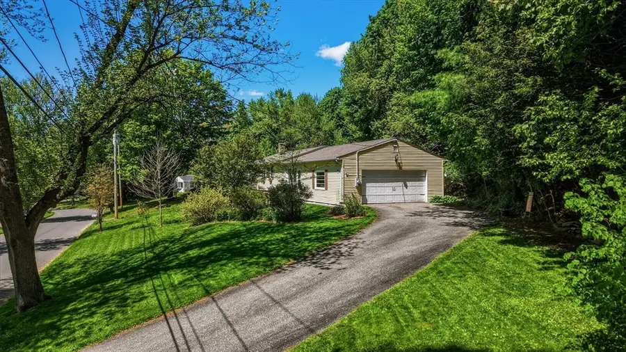 16 Saybrook Cir, South Hadley, MA 01075 - #3