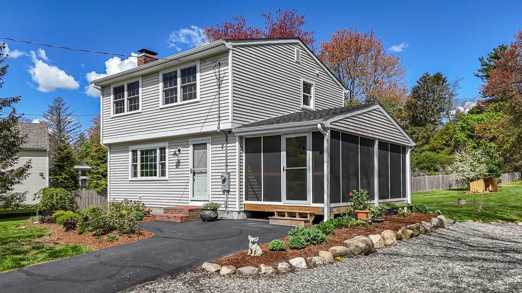 196 Center St, Groveland, MA 01834 - #1