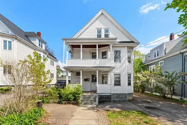 152 Spruce St, Watertown, MA 02472