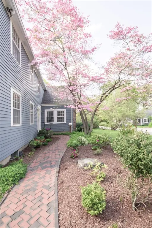 4 Crescent St, Natick, MA 01760 - #3