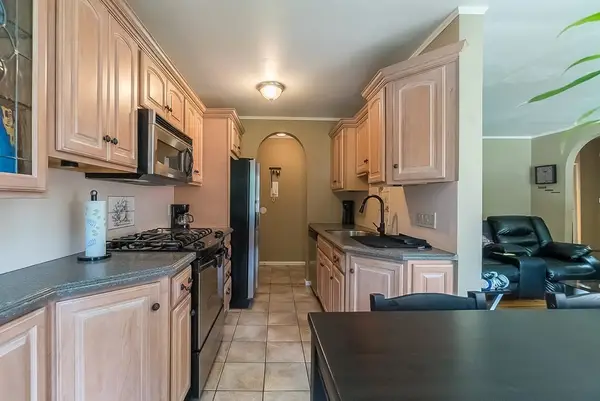 288 Regency Park Dr #288, Agawam, MA 01001