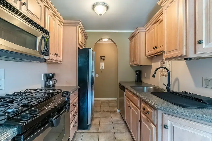 288 Regency Park Dr #288, Agawam, MA 01001 - #2