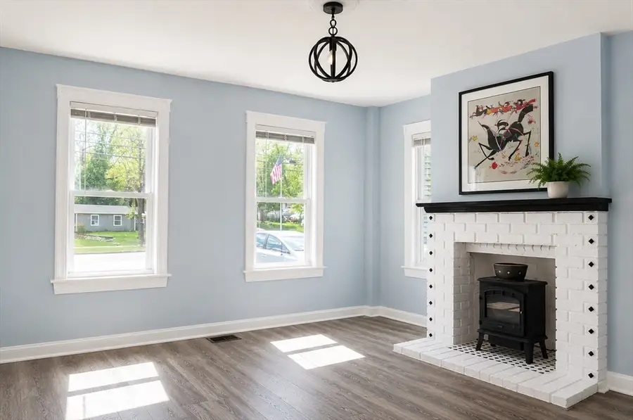 196 E Main St #C, Avon, MA 02322 - #3