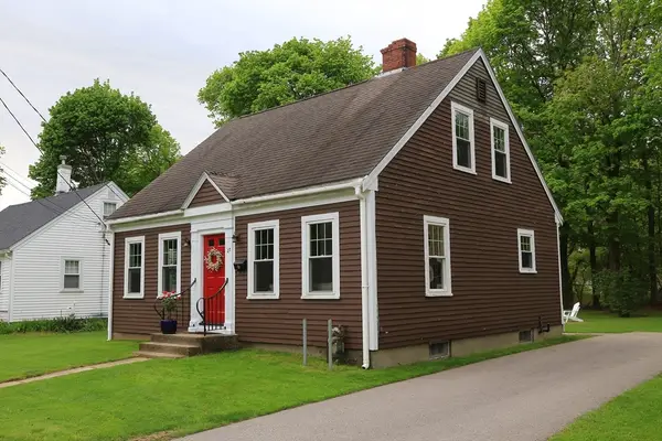23 Dearborn Avenue, Hampton, NH 03842