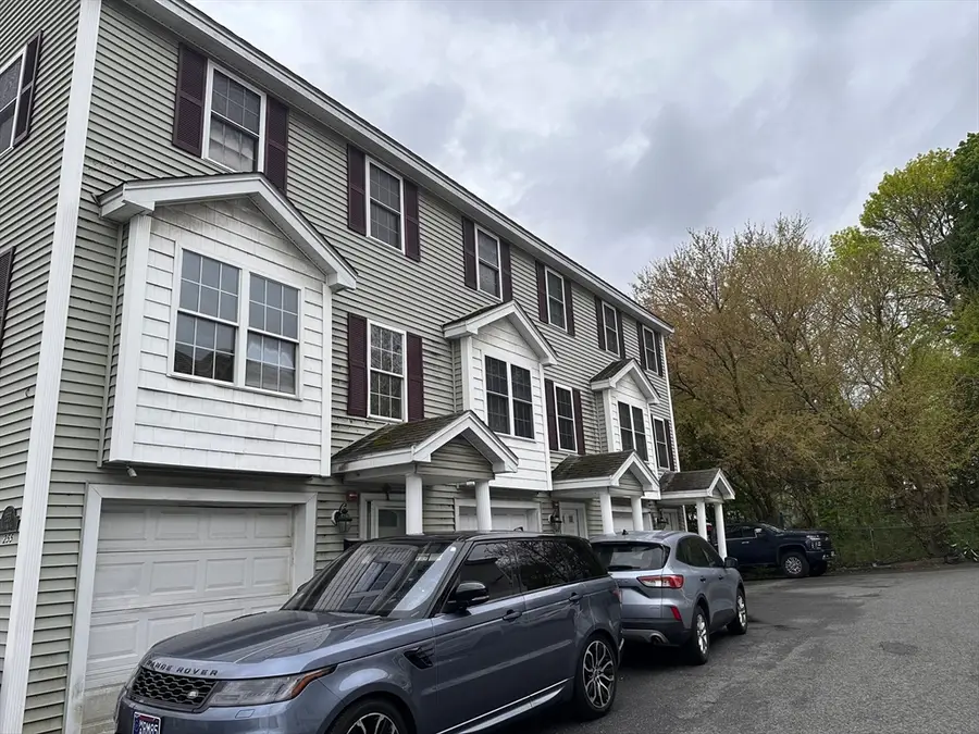255 School St #B, Lowell, MA 01854 - #2