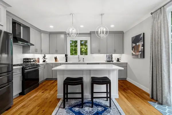 26 Neponset Ave #26, Boston, MA 02122