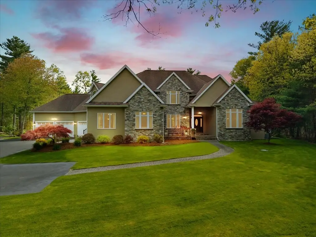 4 Alberta Ln, Lakeville, MA 02347 - #1