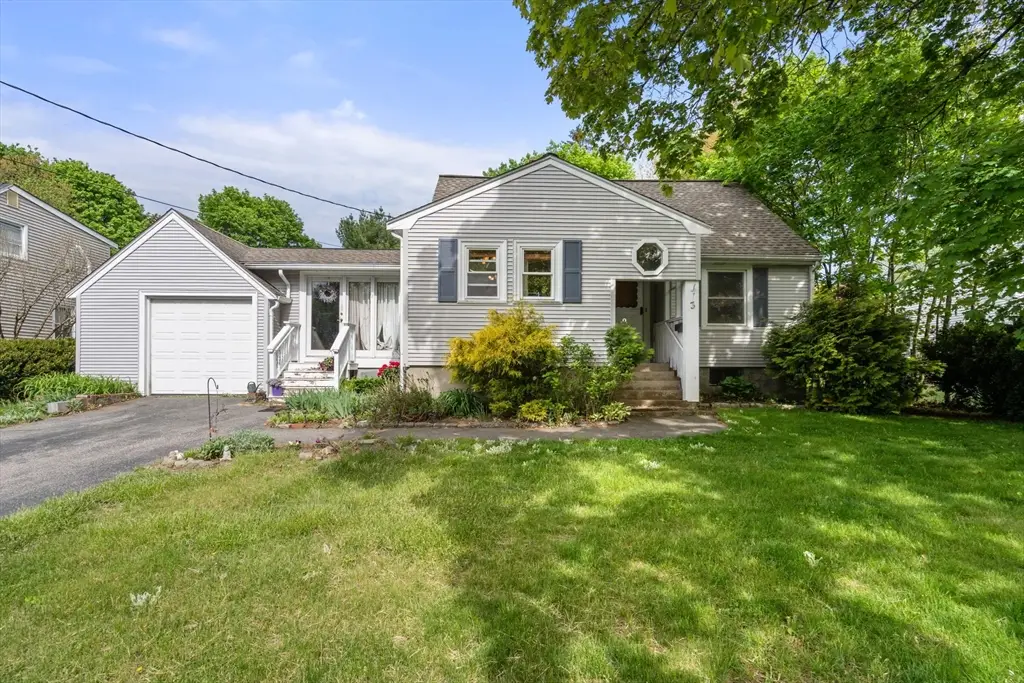 3 Bunker Ln, Natick, MA 01760 - #1