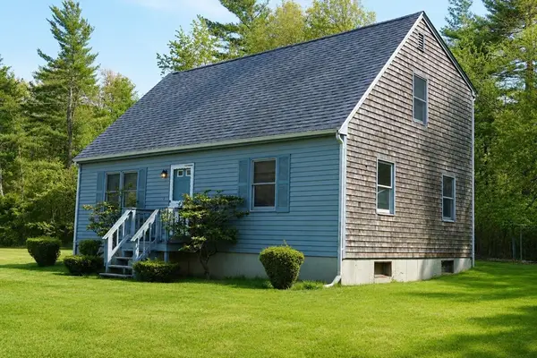 83 Sherborne Street, Taunton, MA 02718