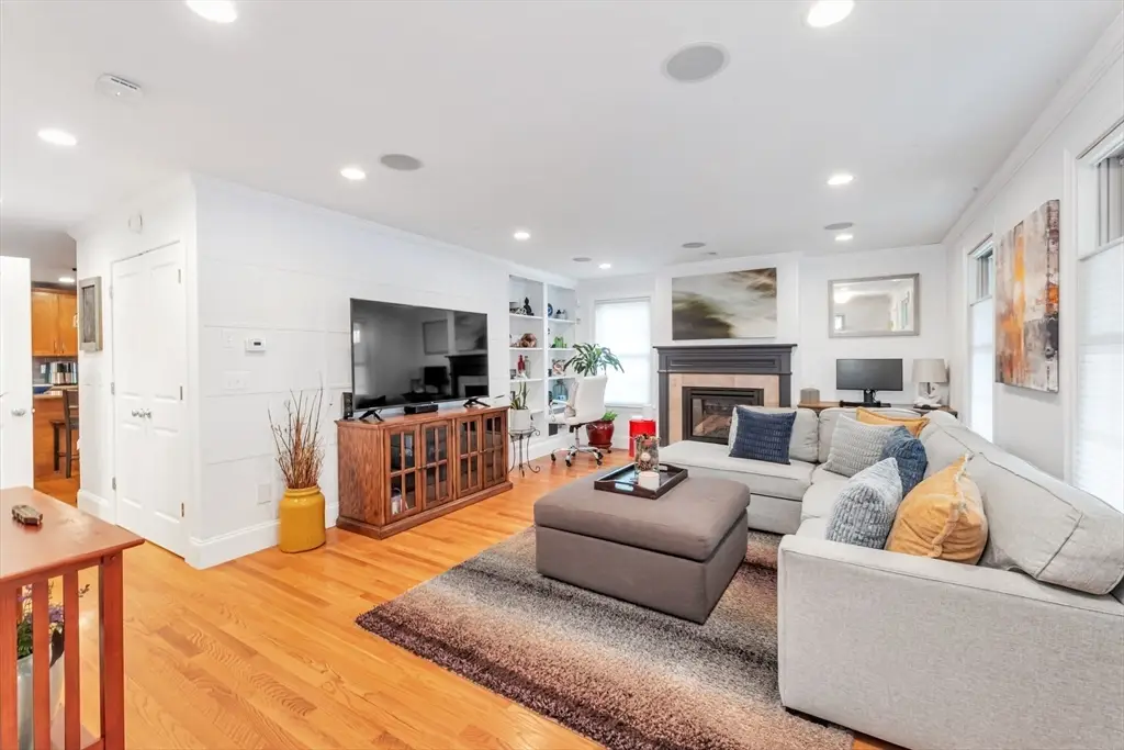 196 Durnell Ave #196, Boston, MA 02131 - #1