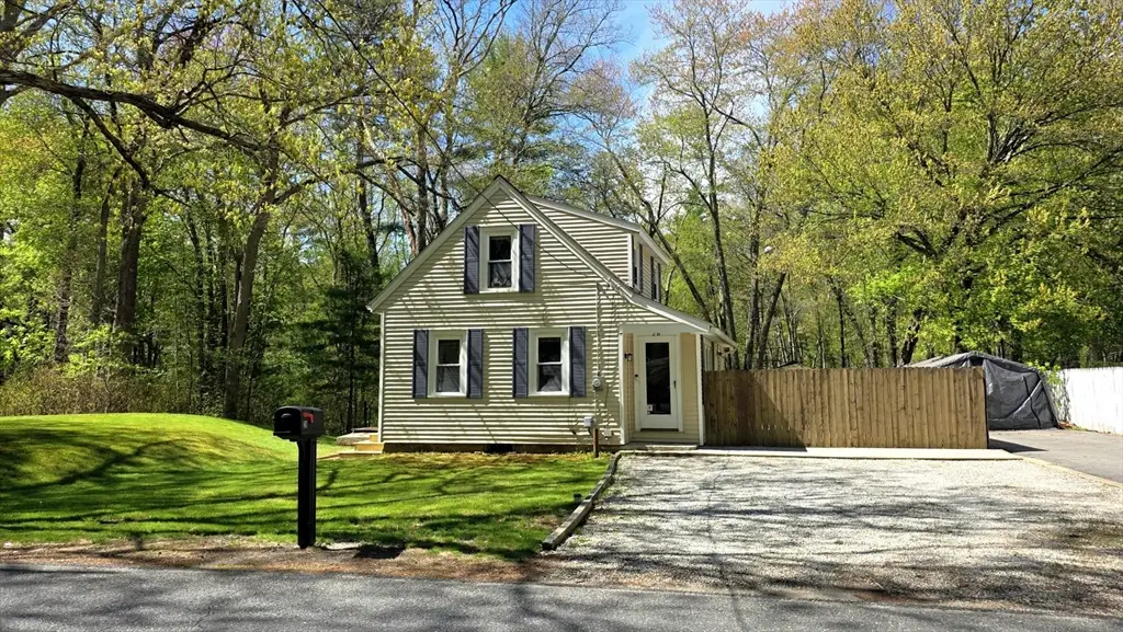28 Cross Rd, Uxbridge, MA 01569 - #1