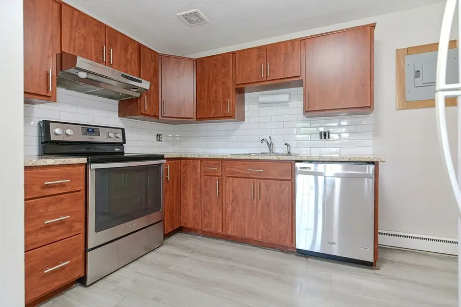 4 Colonial Village Dr #9, Arlington, MA 02474 - #2