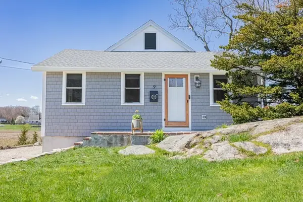 9 Chestnut Pl, Hingham, MA 02043
