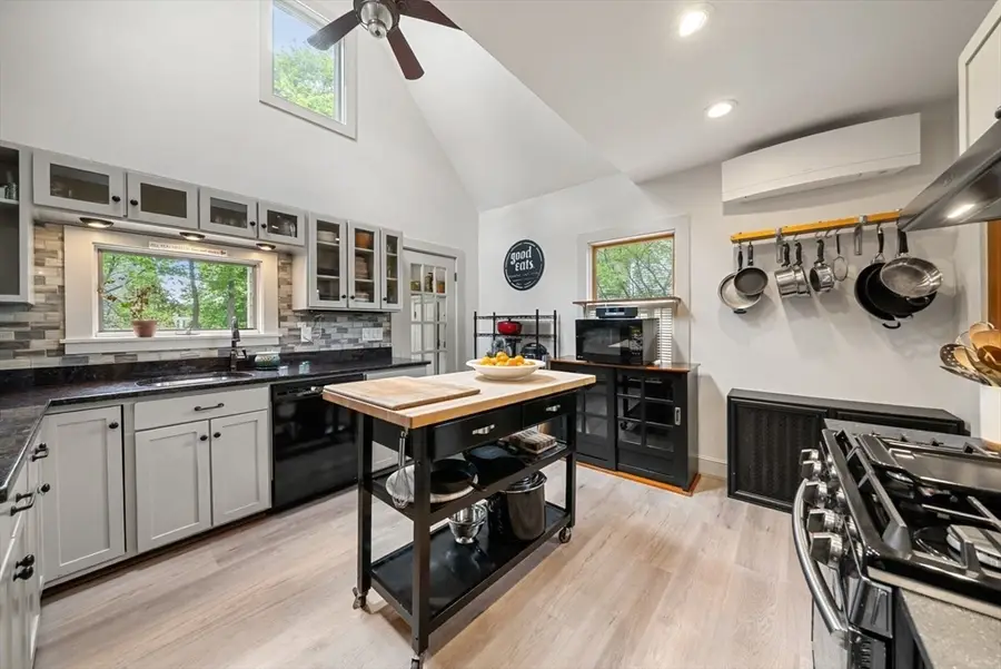 94 William St, Stoneham, MA 02180 - #3