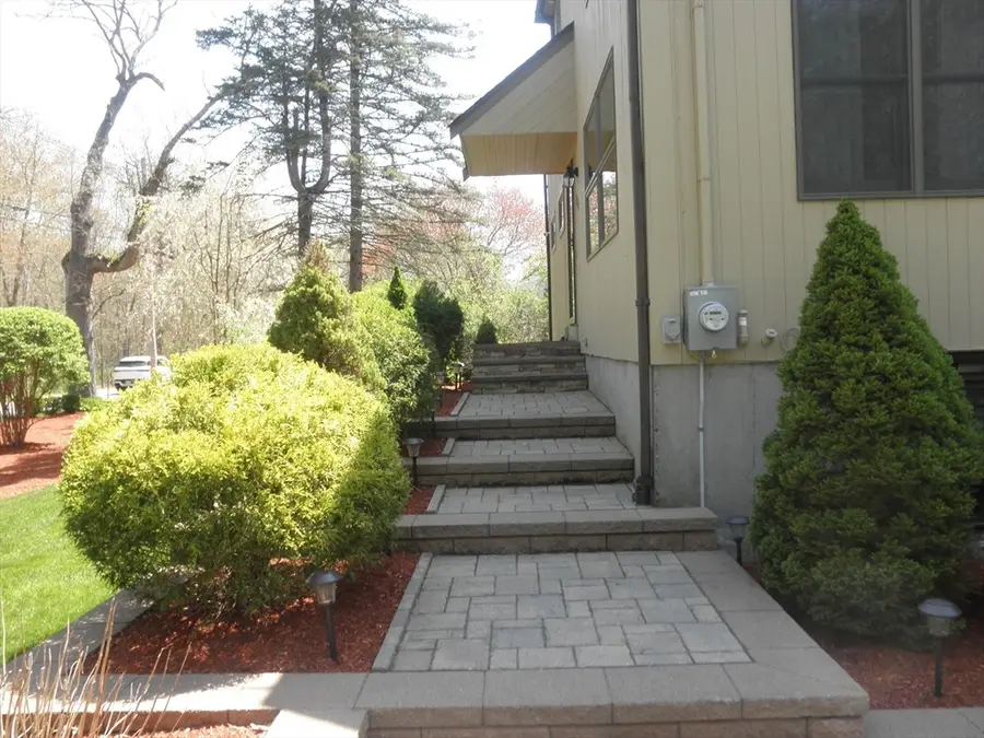 236 Cumberland Ave, North Attleboro, MA 02760 - #3