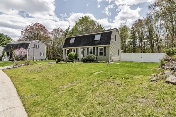 8 Portsmouth Rd, Amesbury, MA 01913