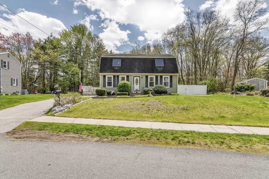 8 Portsmouth Rd, Amesbury, MA 01913 - #2