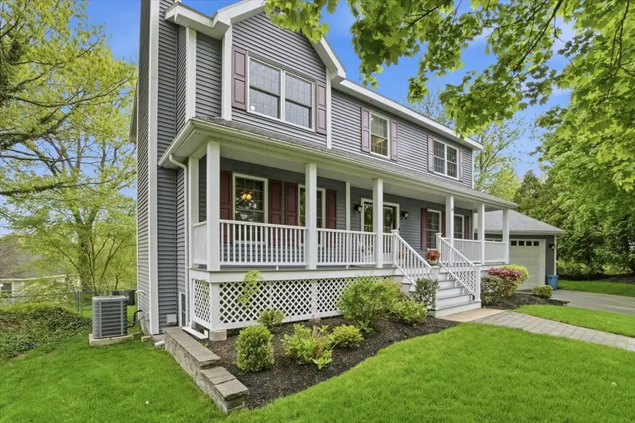 18 Oakridge Dr, Saugus, MA 01906 - #2