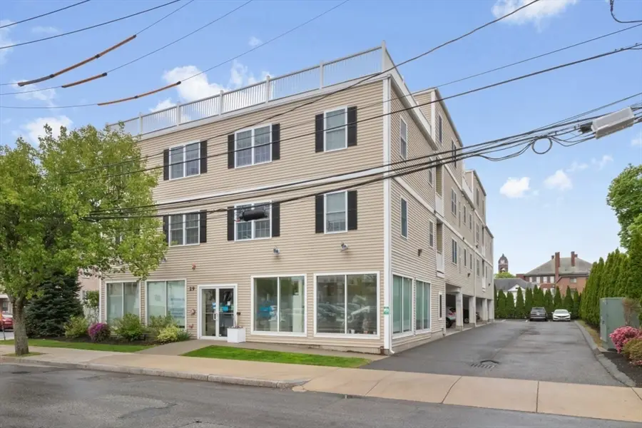 29 Spruce St #23, Waltham, MA 02453 - #3