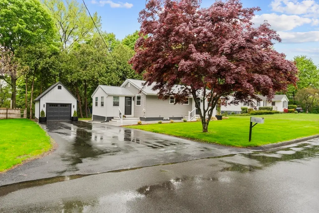 6 Phillips Dr, Holyoke, MA 01040 - #1