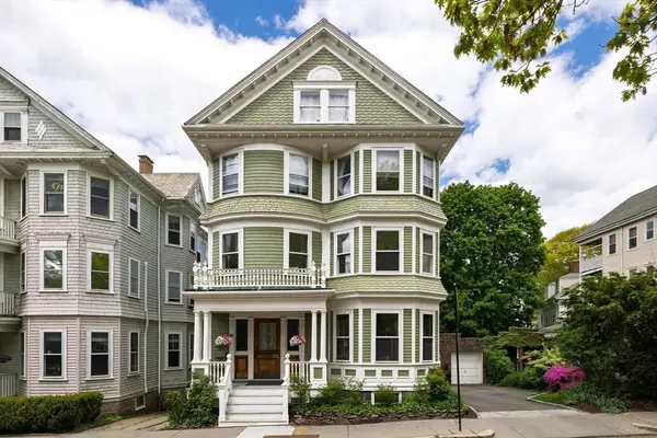 255 Walnut St #B, Brookline, MA 02445