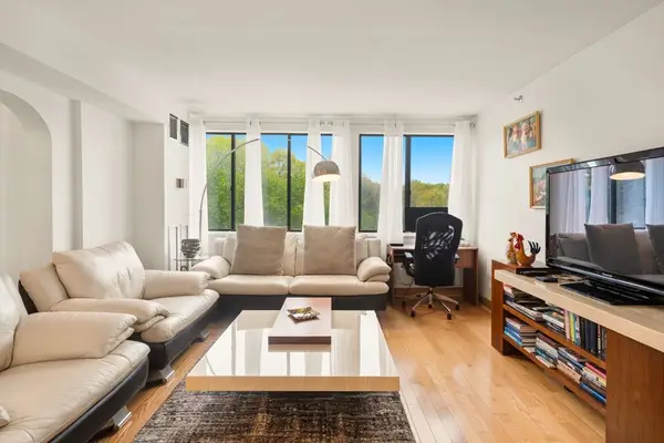250 Hammond Pond Parkway #609S, Newton, MA 02467