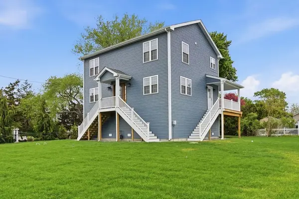 60 Bloor, Warwick, RI 02889