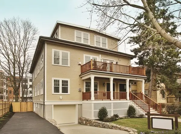 77 Verndale St #2, Brookline, MA 02446