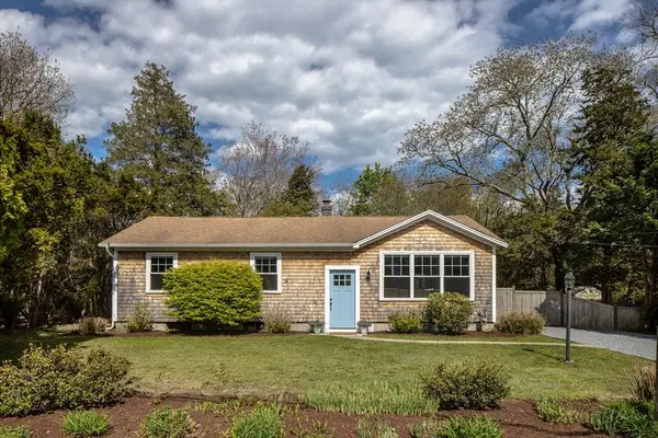 1 Barlow Ln, Mattapoisett, MA 02739