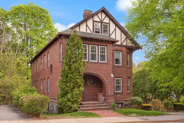 47 Park Ave Ext, Arlington, MA 02474