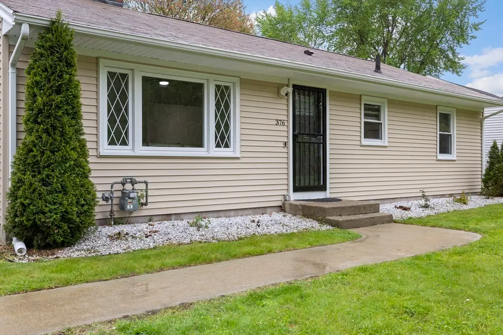 376 Hermitage Dr, Springfield, MA 01129 - #1