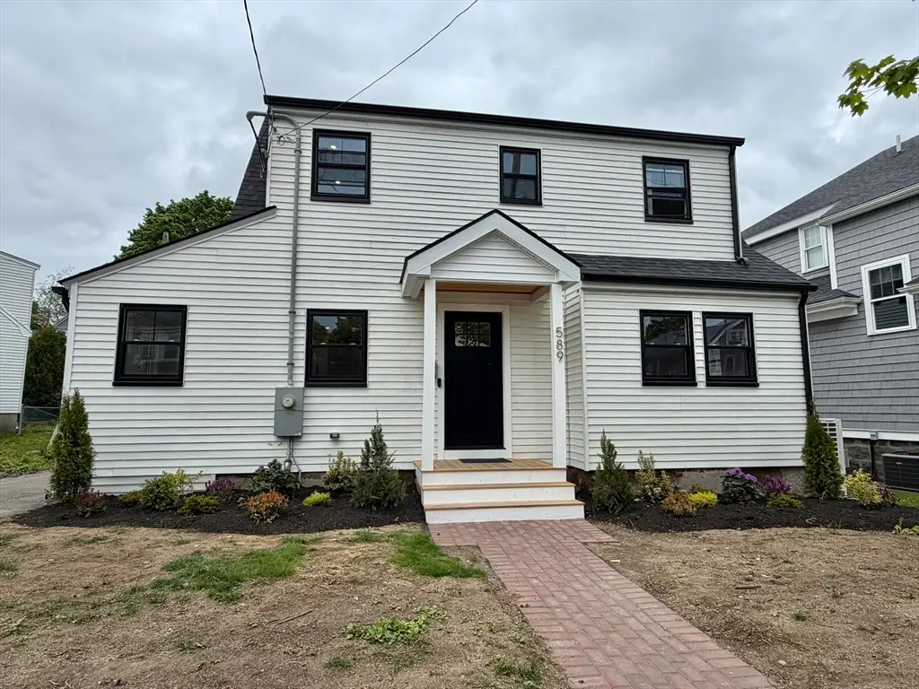 589 Weld St, Boston, MA 02132 - #1