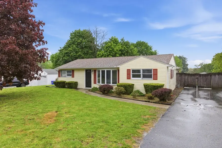 97 Treetop Ave, Springfield, MA 01118 - #3