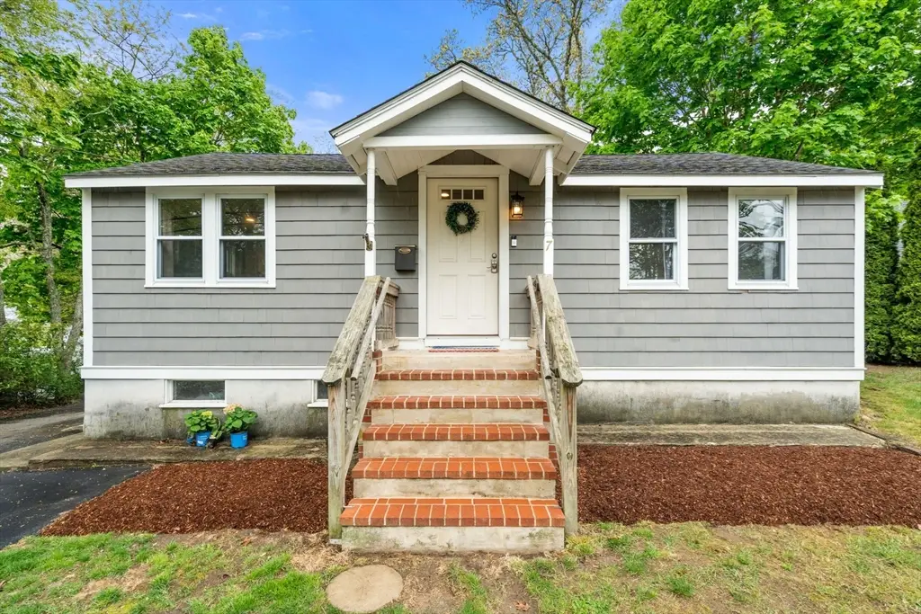 7 Indian Neck Rd, Wareham, MA 02571 - #1