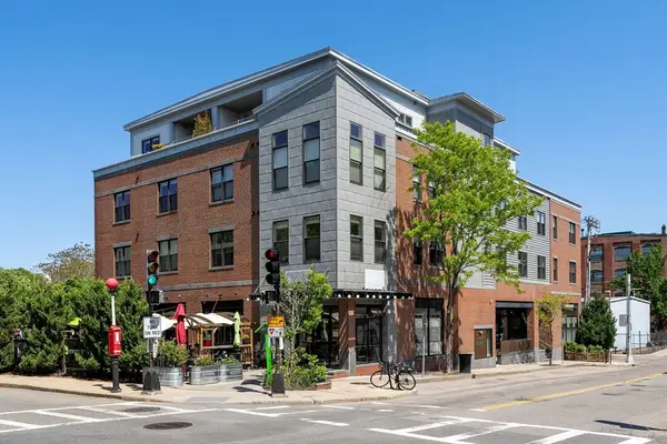 156 Green St #301, Boston, MA 02130