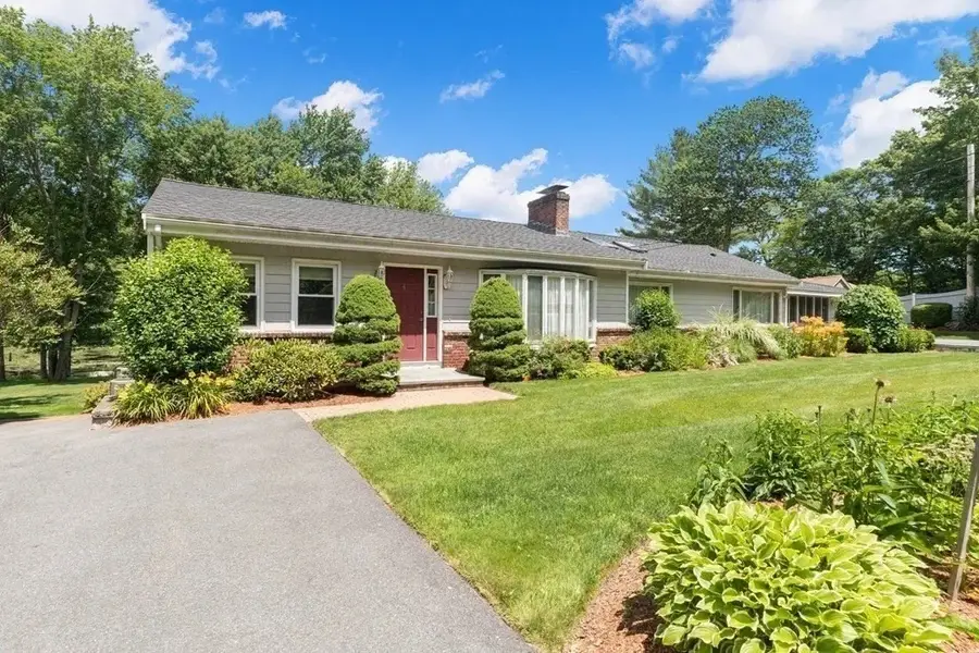 4 Johns Ave, Middleton, MA 01949 - #3