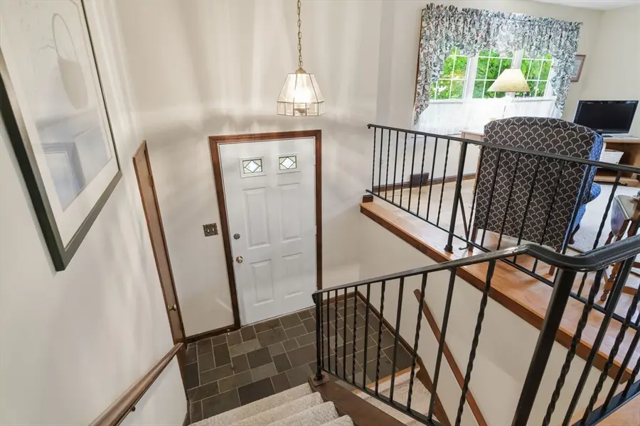 68 Deep Field Rd, Springfield, MA 01118 - #3