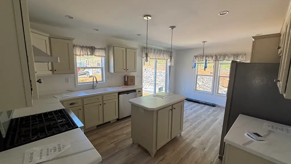 20 Pinrock Drive, Sturbridge, MA 01566 - #1