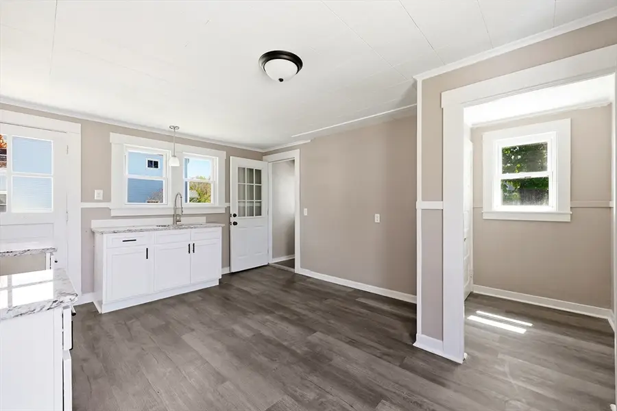 10 W School St, Westfield, MA 01085 - #3