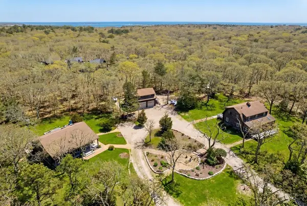 7 Pip'n Circle, Edgartown, MA 02539