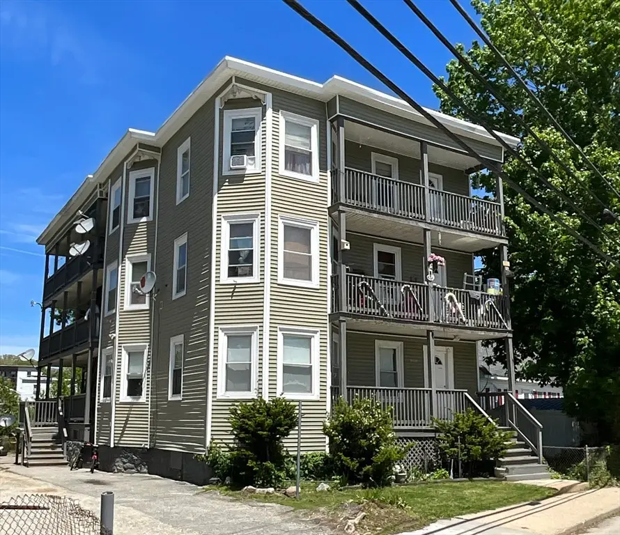 121 Charlton St, Southbridge, MA 01550 - #2