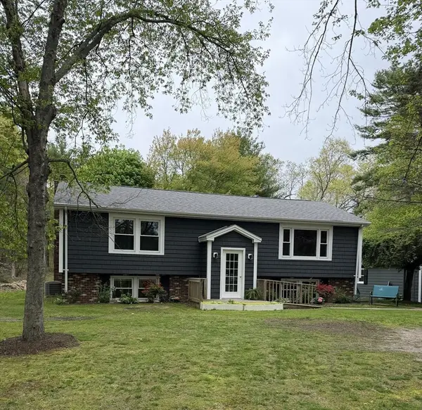 140 Cedar Street, Rehoboth, MA 02769