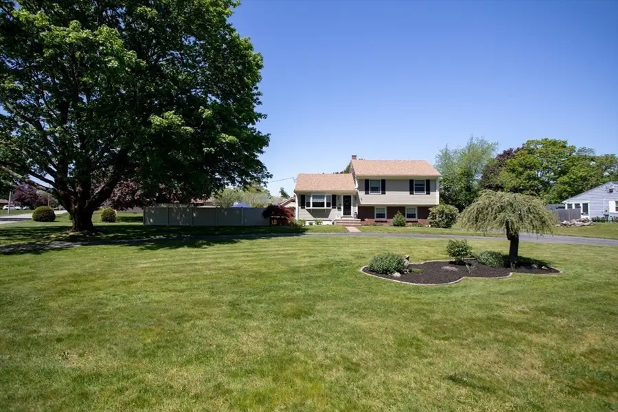 4 Clark Lane, Swansea, MA 02777 - #3