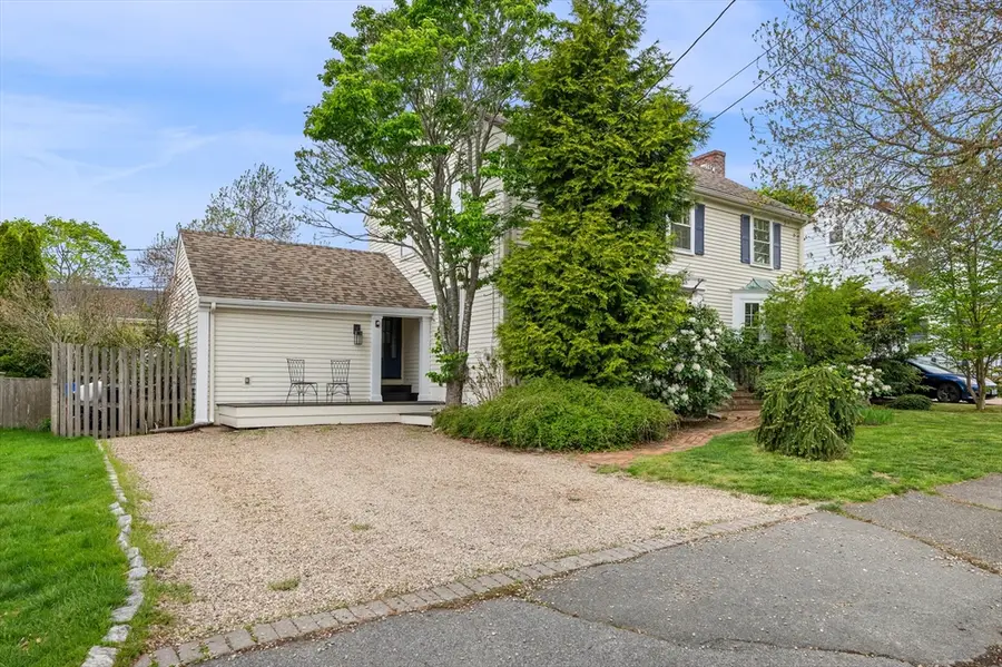 26 Pickwick Rd, Marblehead, MA 01945 - #3