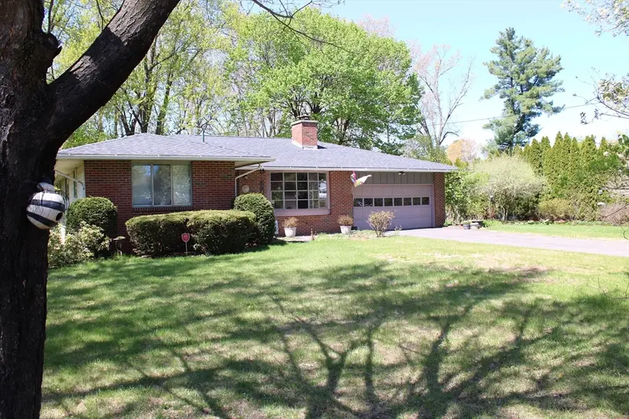 4 Skyline Dr, South Hadley, MA 01075 - #2