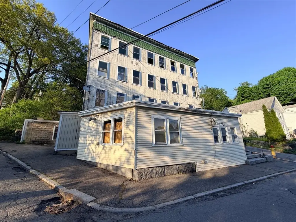 32 Mount Globe St, Fitchburg, MA 01420 - #1